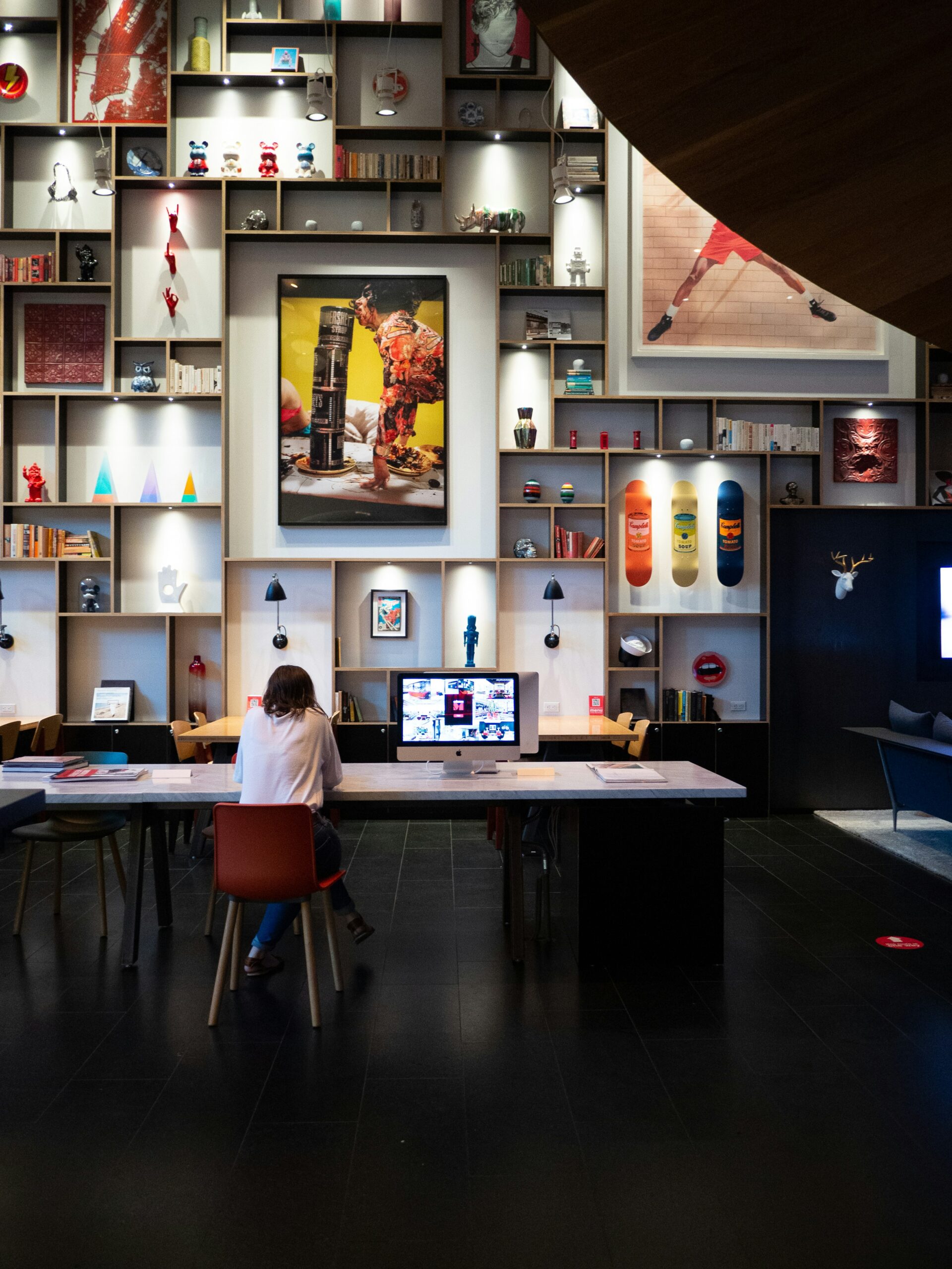 Photo 1680410778239 4ea55a9d87bf